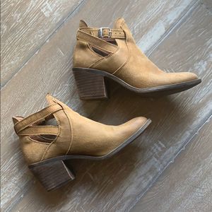 Lucky Brand tan ankle booties with buckle straps